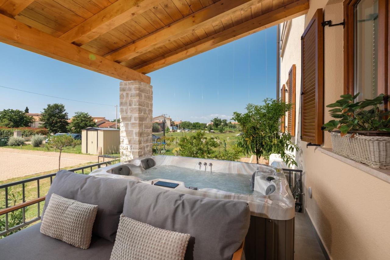 Holiday Home Maslina Porec Exterior photo
